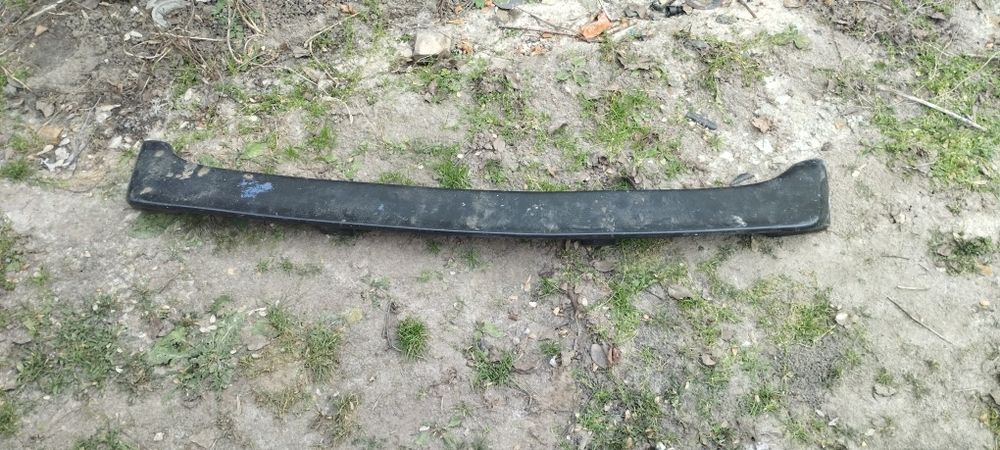 Спойлер 134×13 сантиметрів