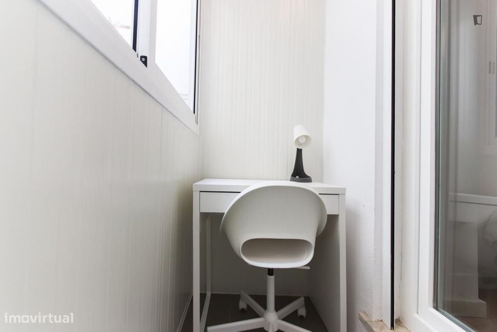 Quarto - localizado em Alameda Lisbon
