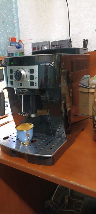Кофемашина Delonghi Magnifica S из Германии.