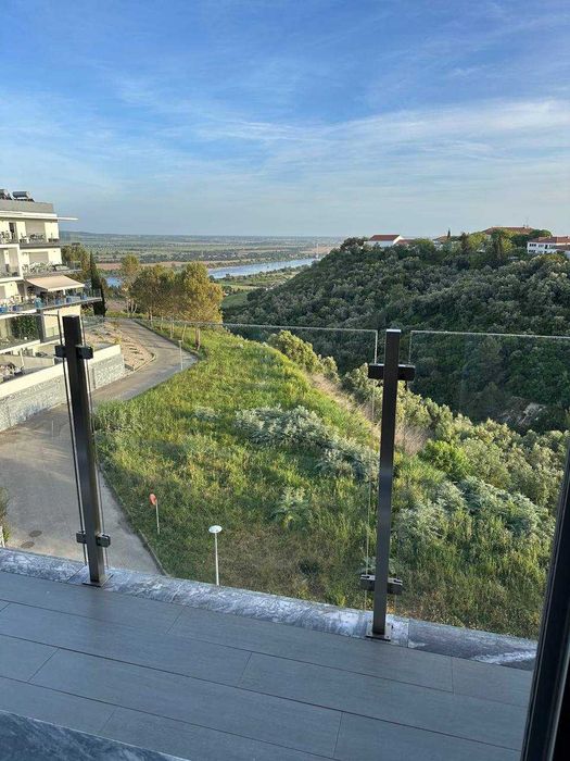 Arrendo quarto em apartamento novo com vista Tejo