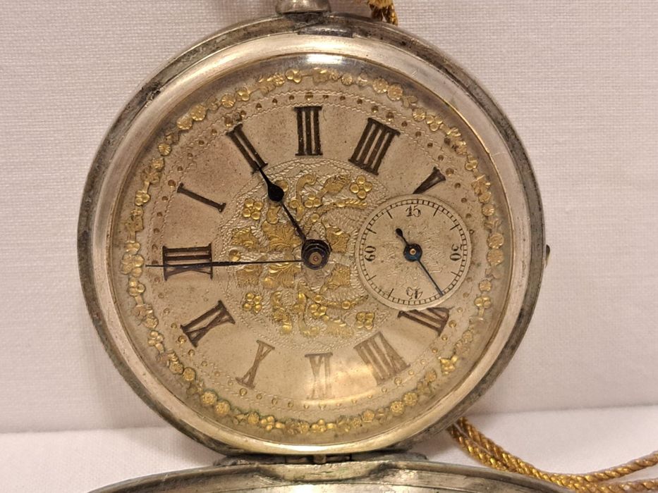 Relógio de bolso antigo c/chaves
