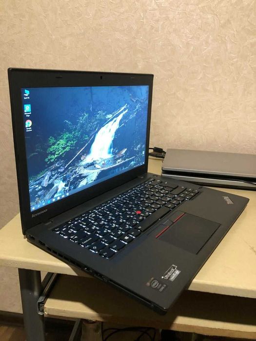 Ноутбук з програмами та Сканматик SM2 PRO для діагностики авто