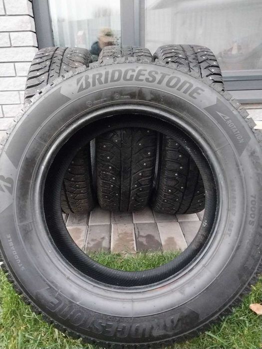 Шини Bridgestone Ice Cruiser (Шип) 225,65,17