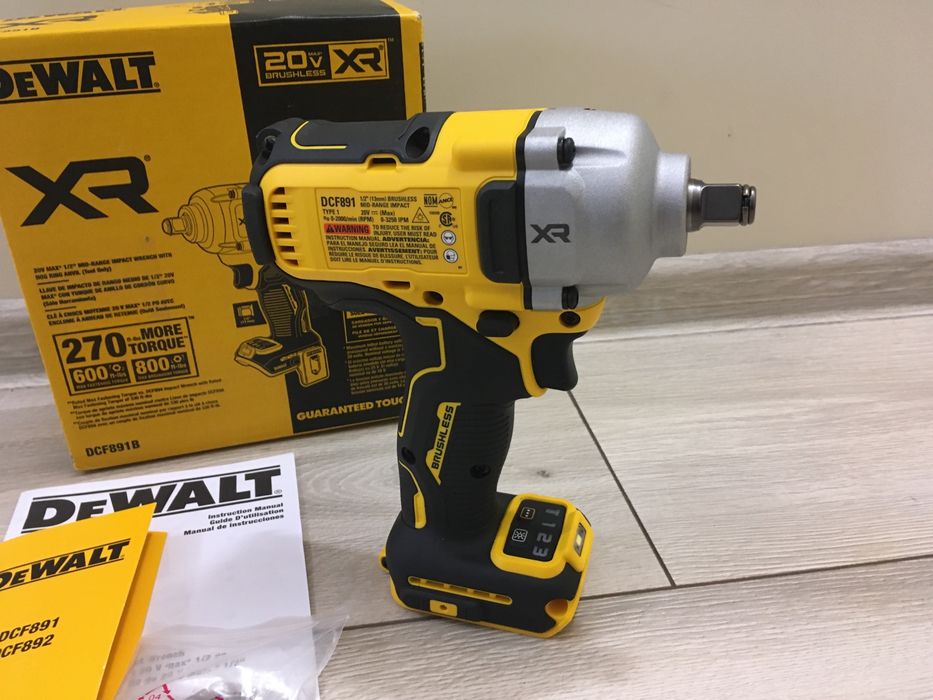 DEWALT DCF891B 20V Аккумуляторный  гайковерт 1/2"