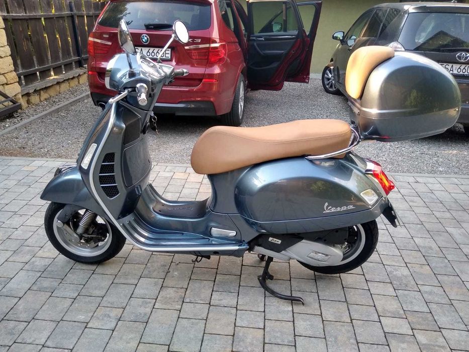 Piaggio Vespa GTS 125 (Sym 125)