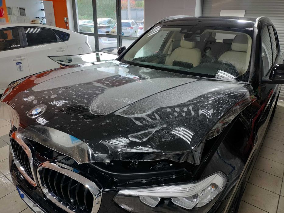 Zabezpieczenie karoseri  lakieru  samochodu bezbarwną folią PPF