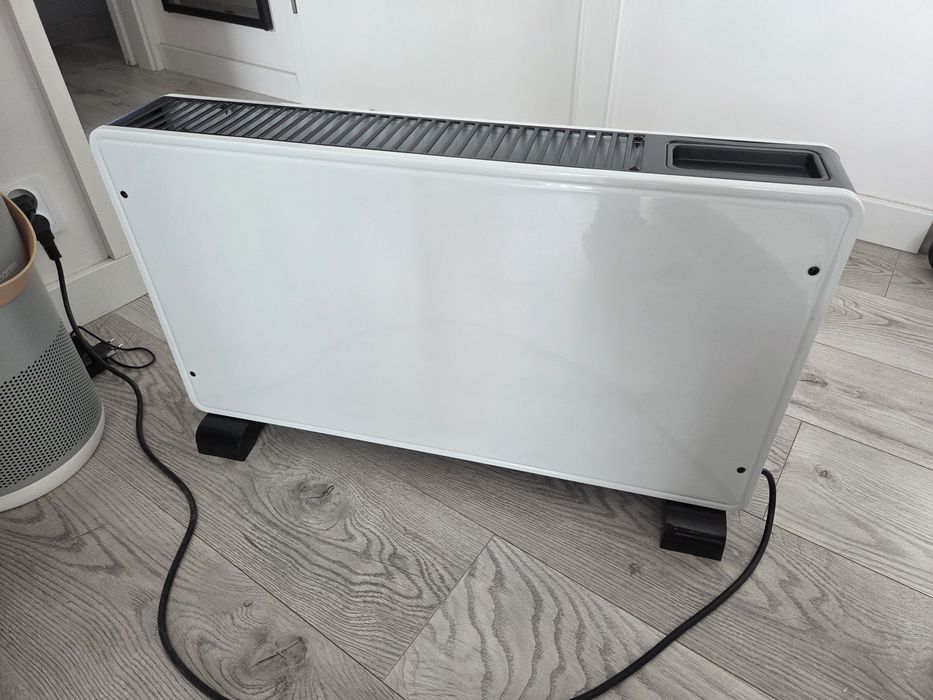 noveen grzejnik konwektorowy CH9000 lcd