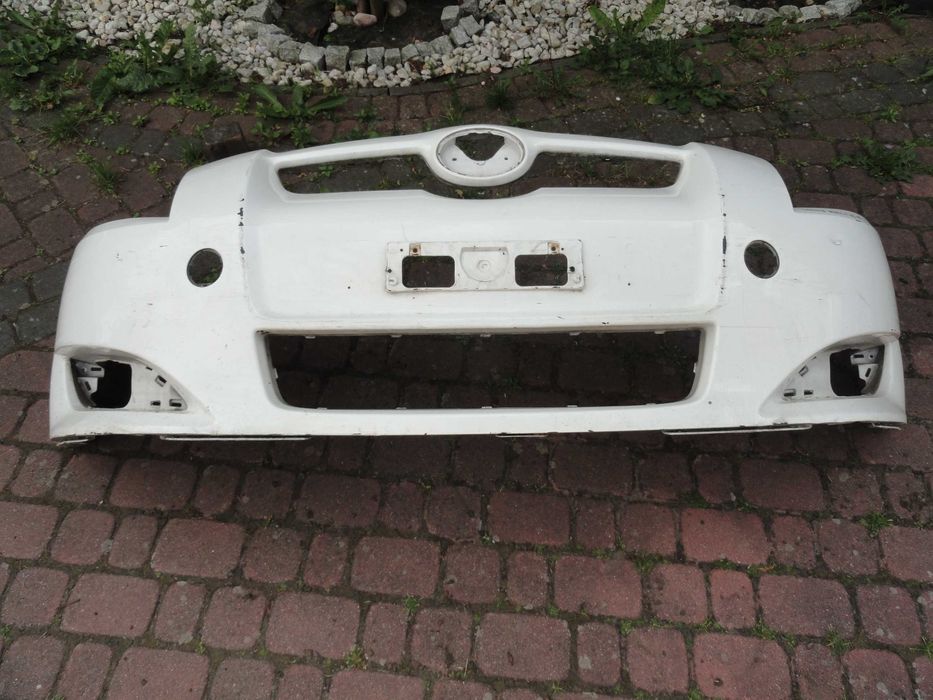 Toyota Auris 2 Zderzak przód 06-09