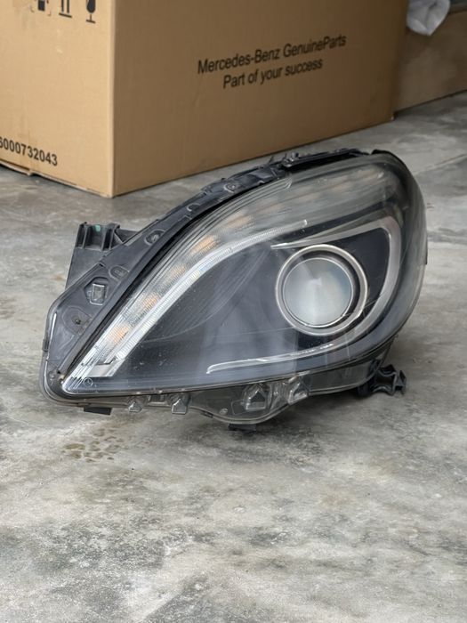 Ótica esquerda Mercedes Classe B W246 Bi-Xenon — A 246.820.71.61