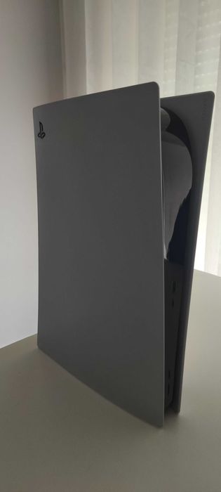 PS5 Edição Disco (Como Nova - Chassis CFI-1216A) + 3 Jogos