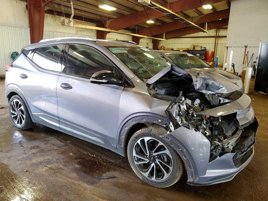 2023 Chevrolet Bolt EUV PREMIER в дорозі
