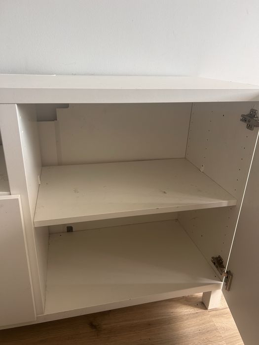 komoda biała pod telewizor