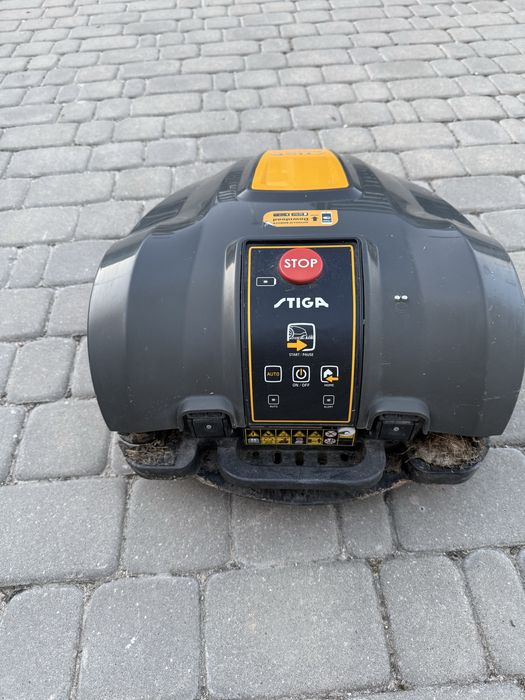 Robot koszący Stiga Autoclip M3 + oryginalny garaż Stiga