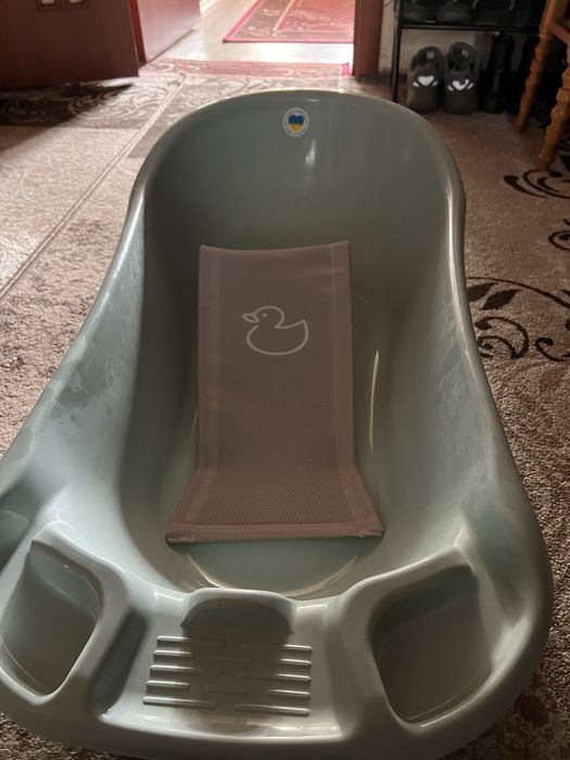 Ванночка та гірка для немовлят