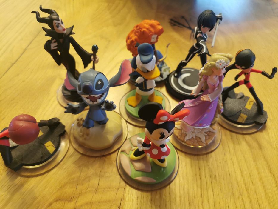 Sprzedam zestaw 4 sztuki Disney infinity PlayStation 
Zestaw :
Iniemam