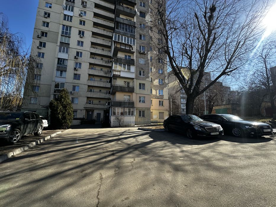 2 кімнатна квартира. Голосіївський район, проспект Науки 16