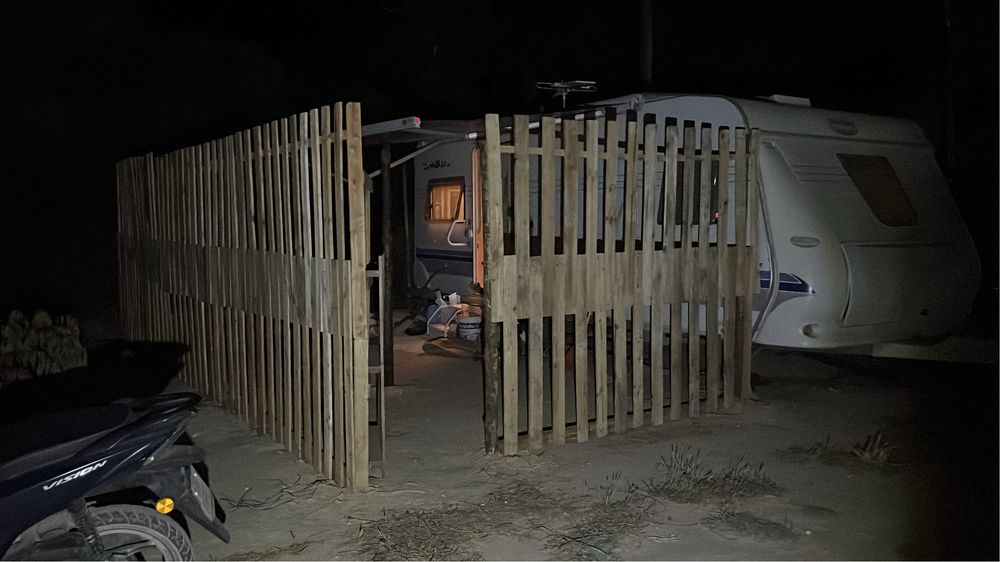 Pinturas e pequenos serviços.