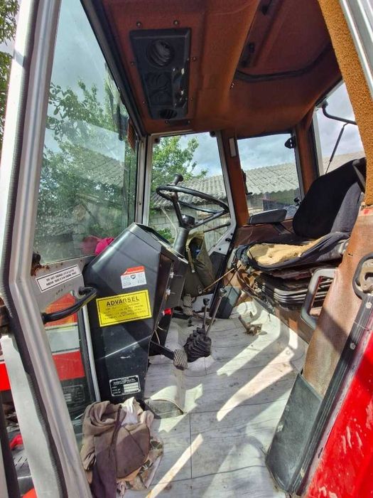 Ciągnik Massey Ferguson 698