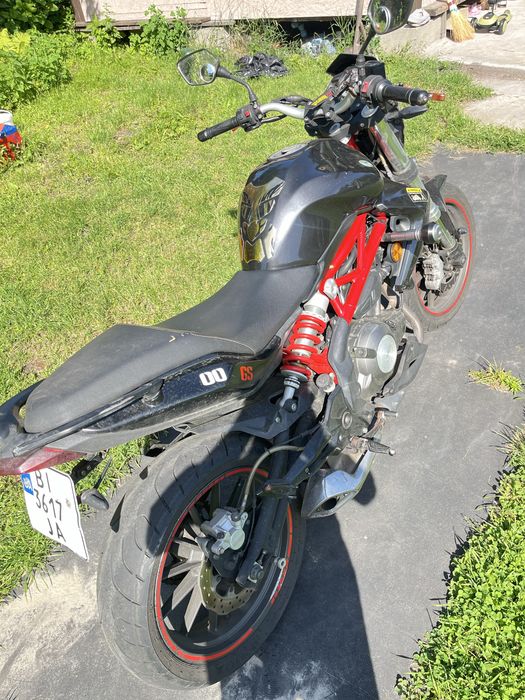 Продам Benelli TNT 300.