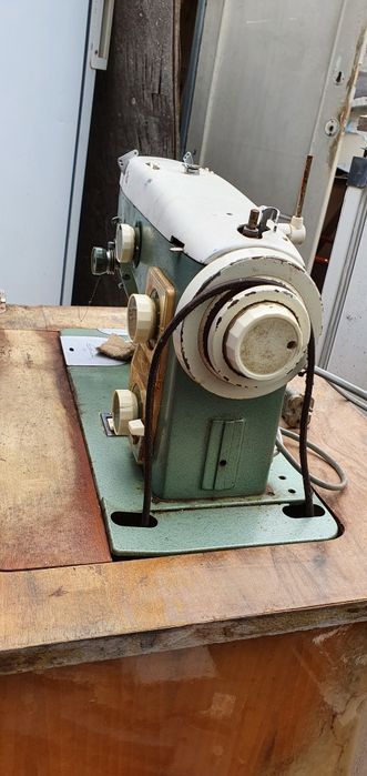 Продам швейную машину TEXTIMA германия