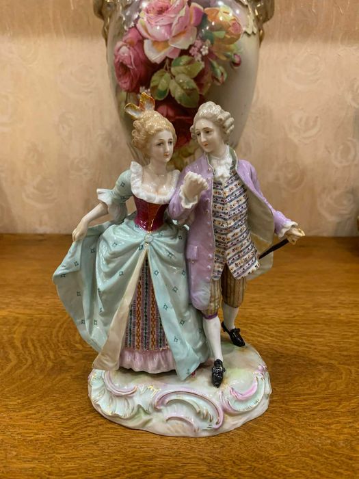 Антикварне  дзеркало Sitzendorf і інша цікава порцеляна