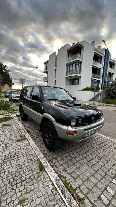 Nissan Terrano 2 longo 7 lugares