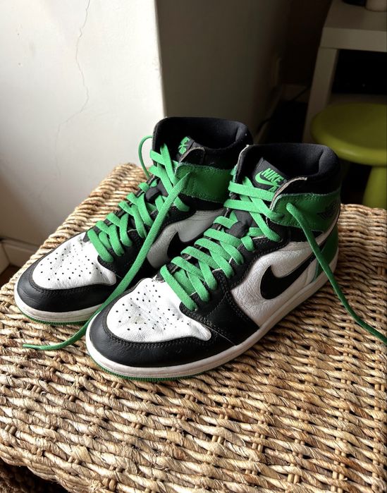 Nike Air Jordan 1 Retro High OG "Lucky Green" sneakers