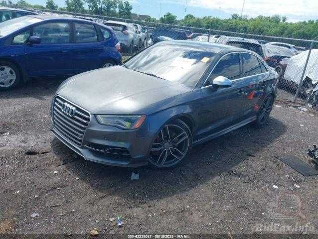 Audi S3     фари