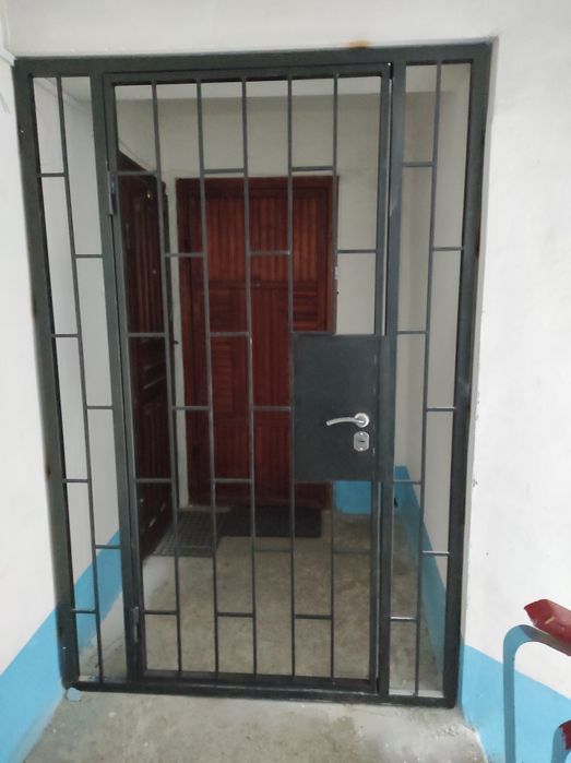 Двери входные бронированные металлические тамбурные перегородки ворота