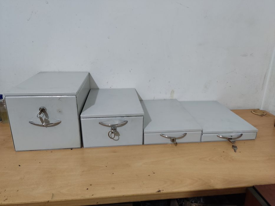 Продаю б.у канцелярські металеві сейф-бокс (вибір,відправка)