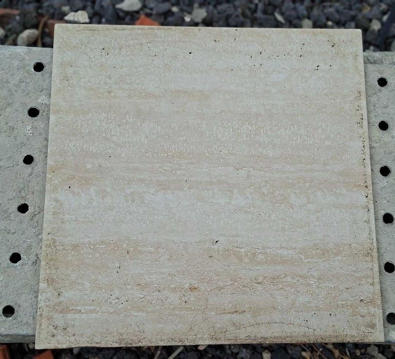 Lotes de materiais cerâmicos diversos