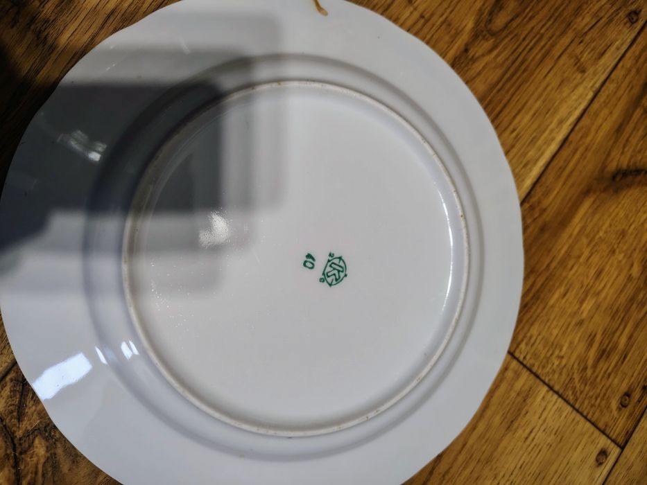 3 Płaskie Talerze Porcelanowe z kwiatkami