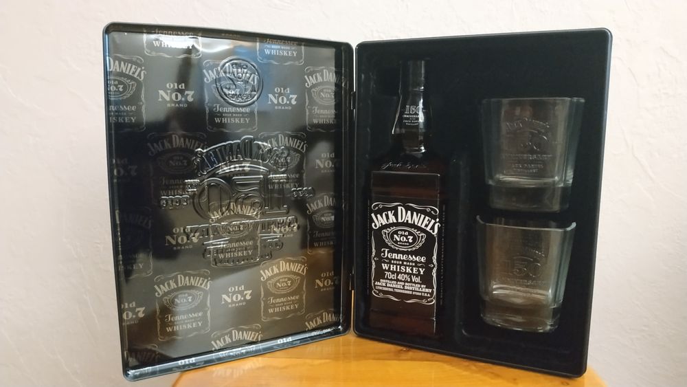 Подарункова пляшка Jack Daniel's Old No. 7 — пляшка + 2 фірмових келих