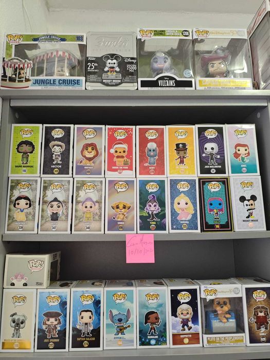 Funko pop diversos vitrine 1