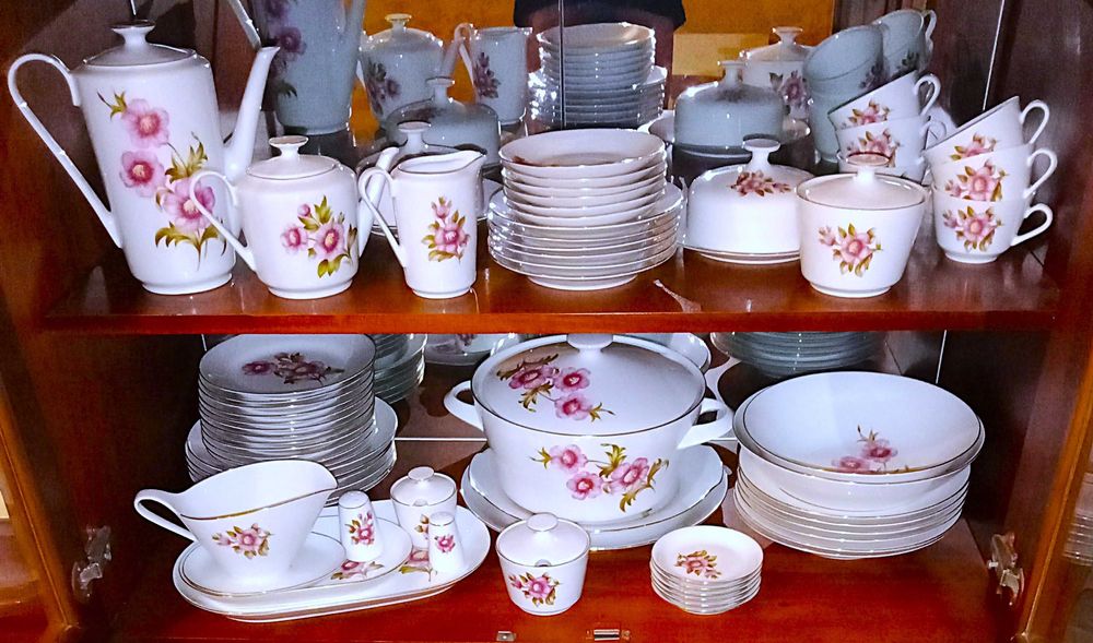 Сервизы чайный и чайно/столовый KAHLA (GDR), ретро