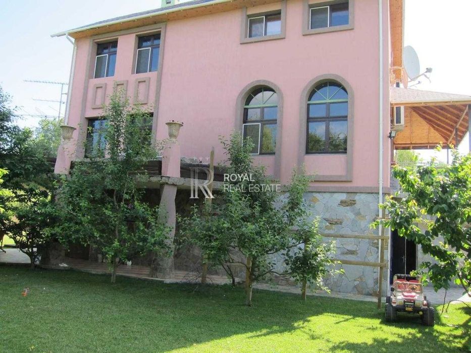 Оренда Будинок Конча-Заспа 520 м² 9 кімнат 21 сотка Вихід до Дніпра Сонячні панелі Басейн Лазня Причал Гараж