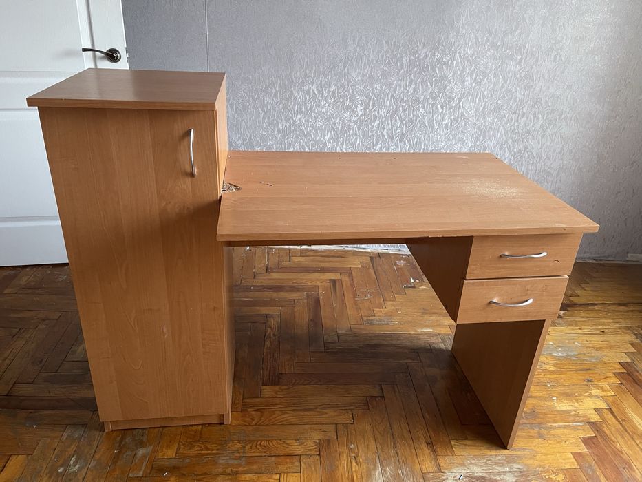 Продам компьютерный стол