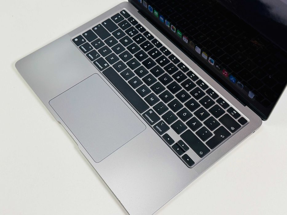 MacBook Air 13 2020 M1 85% Kondycji 8GB RAM 256GB SSD