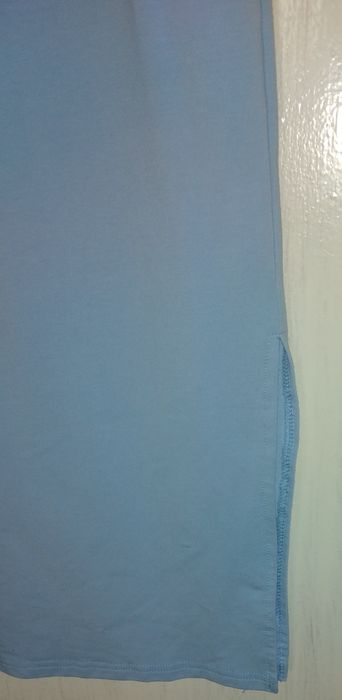 Сукня футболка блакитного кольору.