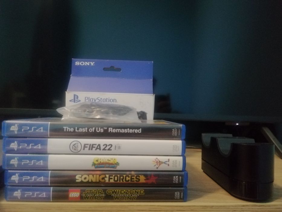 Gry, ładowarka do padów ps4