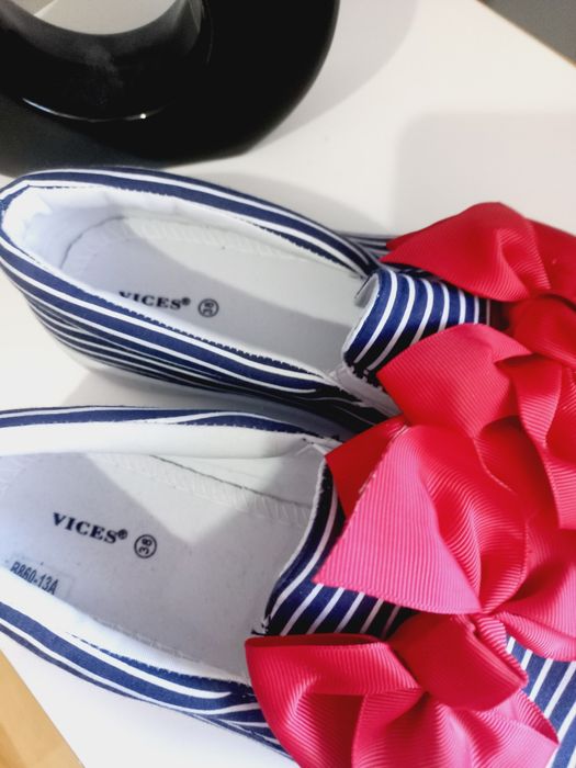 Nowe Trampki wsuwane marynarskie modne 38