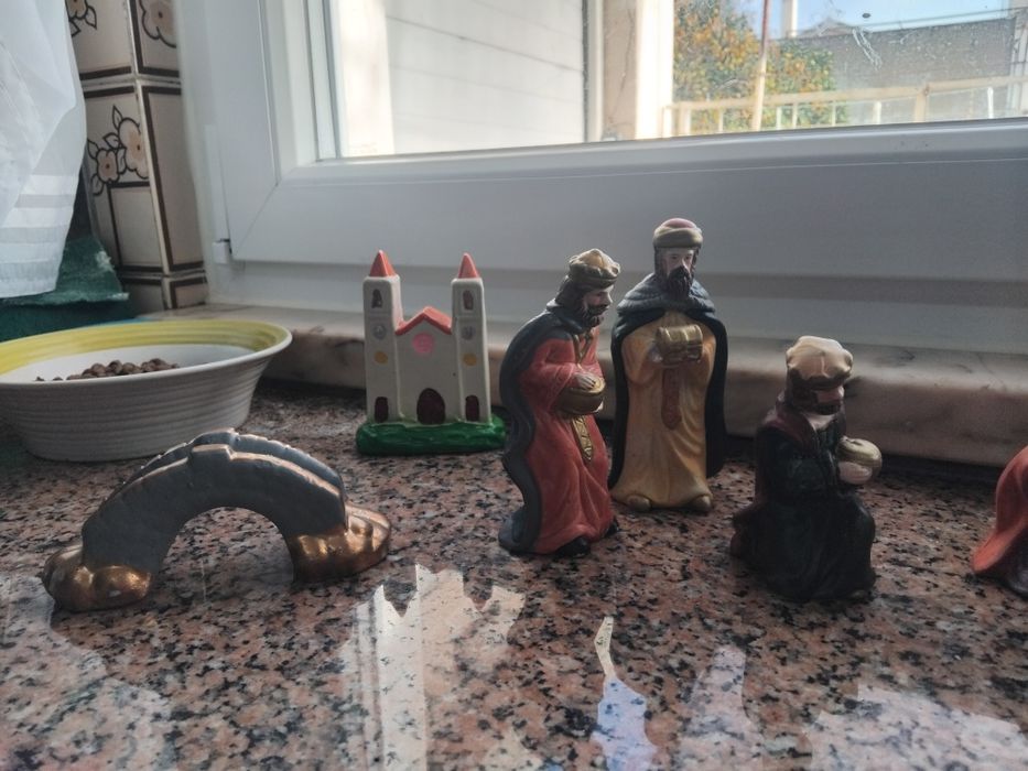 Conjunto de figuras de presépio