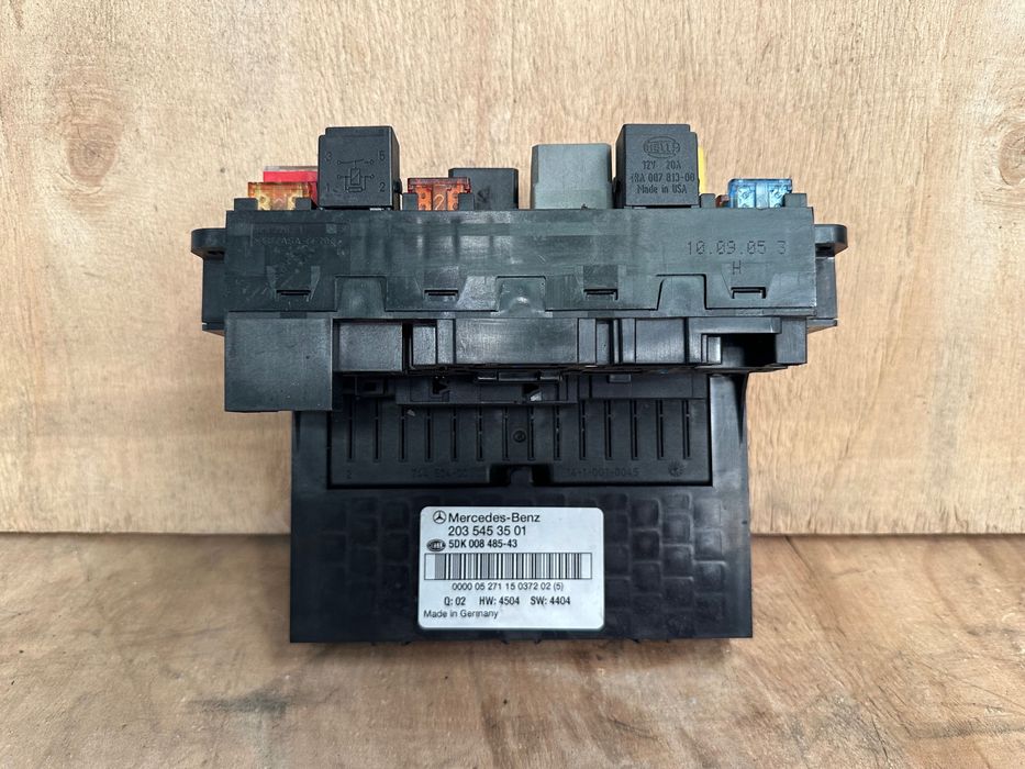 Caixa de Fusíveis do motor Mercedes W203 C220 CDI 20354.53501