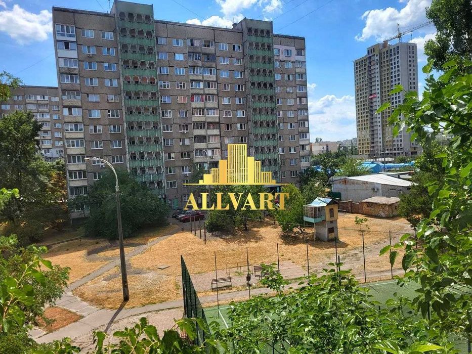 Продаж 3-кімн. квартири з косм. ремонтом, просп. Шухевича, Воскресенка