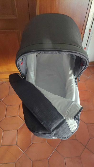 Vendo Trio Bébécar Ip-Op (alcofa + carrinho + ovo)