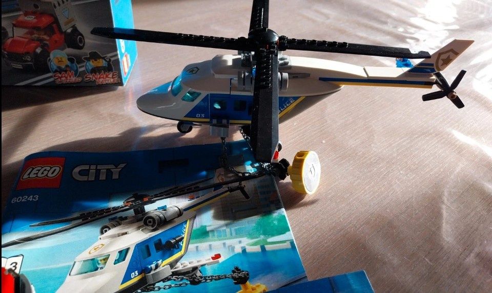 Lego: Set (60243)434773805038325762