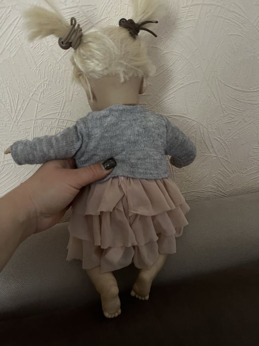 Реалістична лялька з котиком