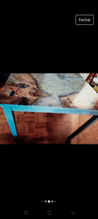 Mesa apoio ou para criança