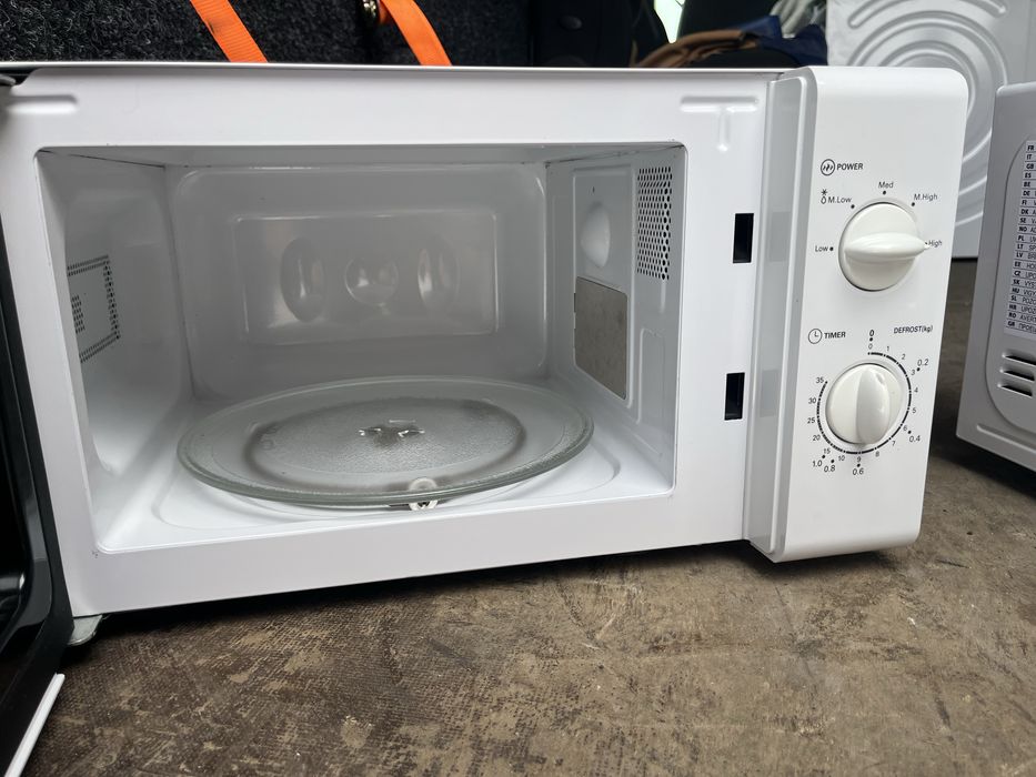 Мікрохвильовка KOENIC