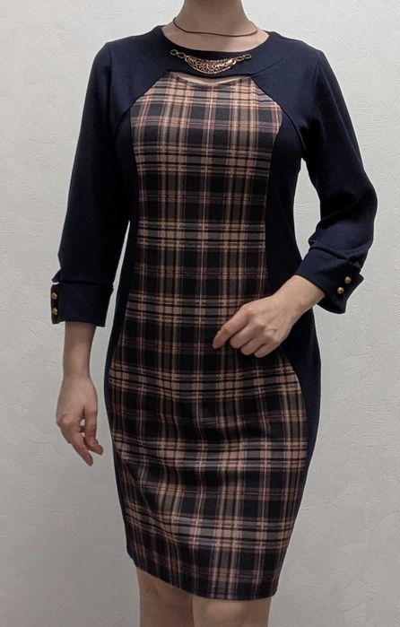 Розпродаж класичних суконь